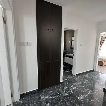 Villa Iskele Bahceler De Kiralik Triplex Havuzlu Luks *