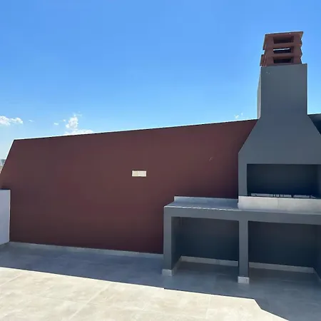 Iskele Bahceler De Kiralik Triplex Havuzlu Luks Trikomo