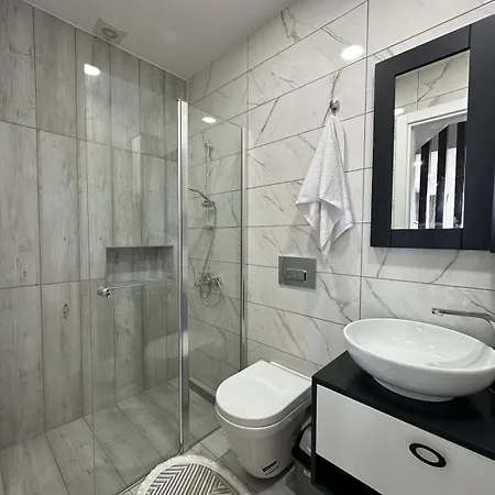 Iskele Bahceler De Kiralik Triplex Havuzlu Luks