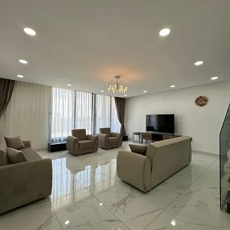 Iskele Bahceler De Kiralik Triplex Havuzlu Luks Trikomo