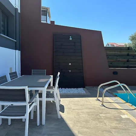 Iskele Bahceler De Kiralik Triplex Havuzlu Luks * Trikomo