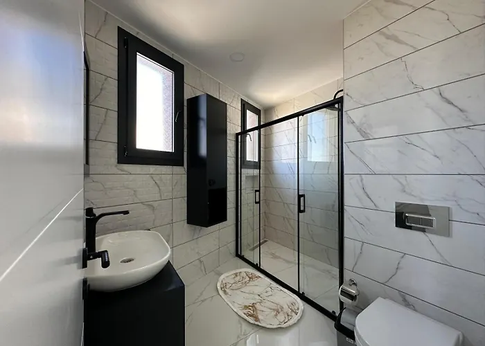 Iskele Bahceler De Kiralik Triplex Havuzlu Luks