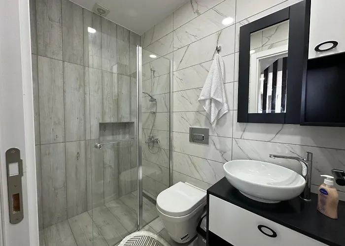 Iskele Bahceler De Kiralik Triplex Havuzlu Luks