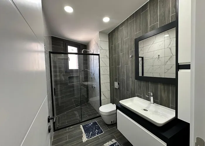 Iskele Bahceler De Kiralik Triplex Havuzlu Luks *